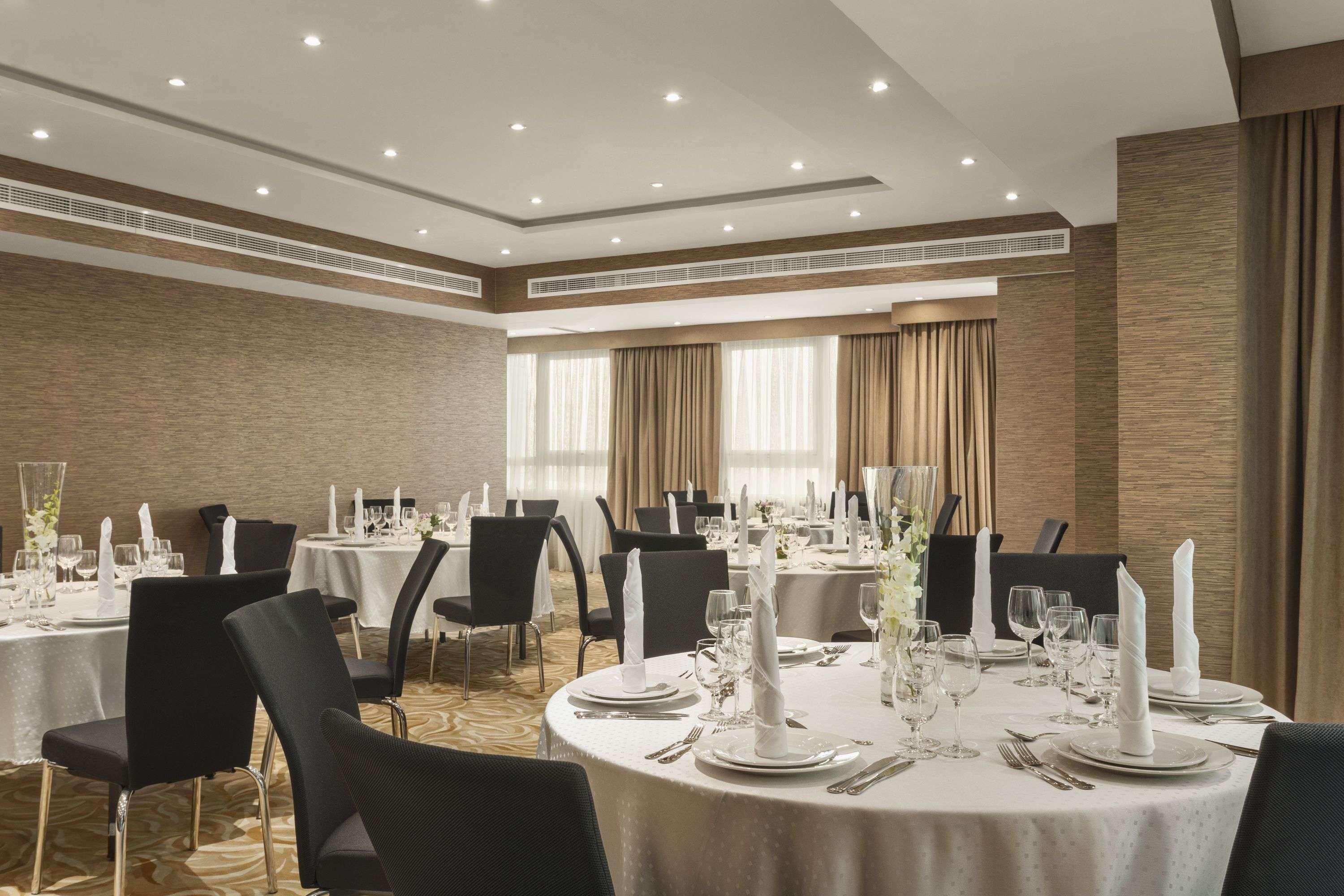 Hawthorn Extended Stay By Wyndham Abu Dhabi City Center Exterior photo